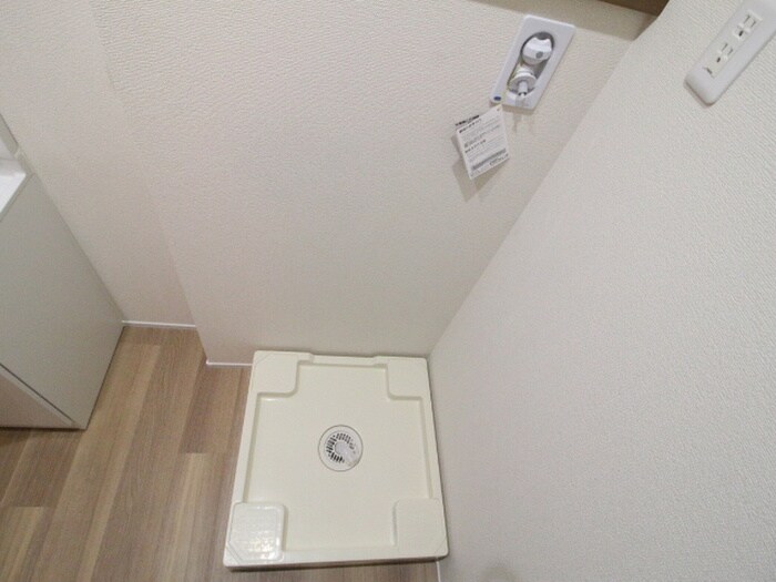 物件内観写真14　(洗濯機置場)