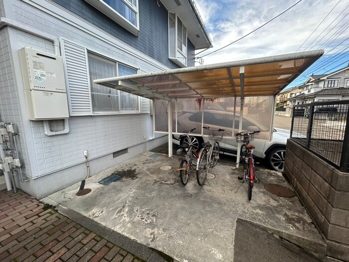 物件外観写真6　(駐輪場)