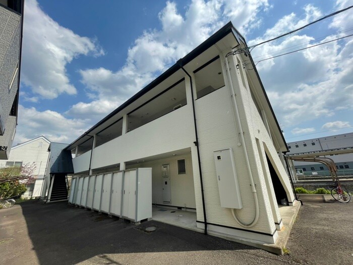 物件外観写真2　(エントランス部分)