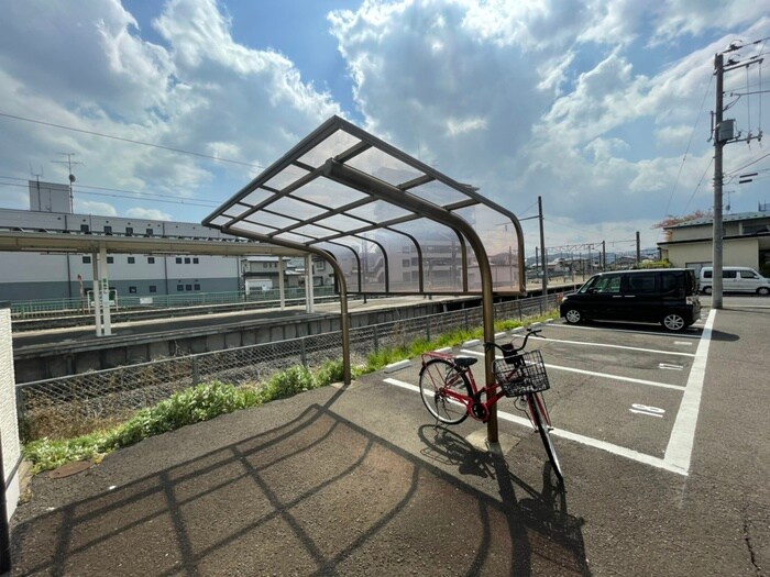 物件外観写真4　(駐輪場)