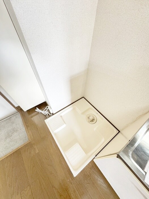 物件内観写真12　(洗濯機置場)