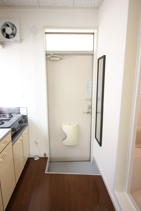 物件内観写真7　(玄関)