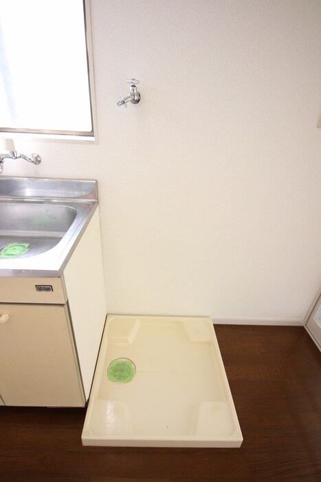 物件内観写真13　(洗濯機置場)