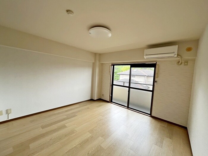 物件内観写真10　(居室)