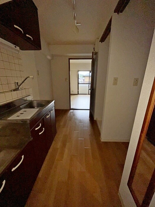 物件内観写真15　(廊下)