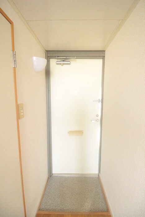 物件内観写真10　(玄関)