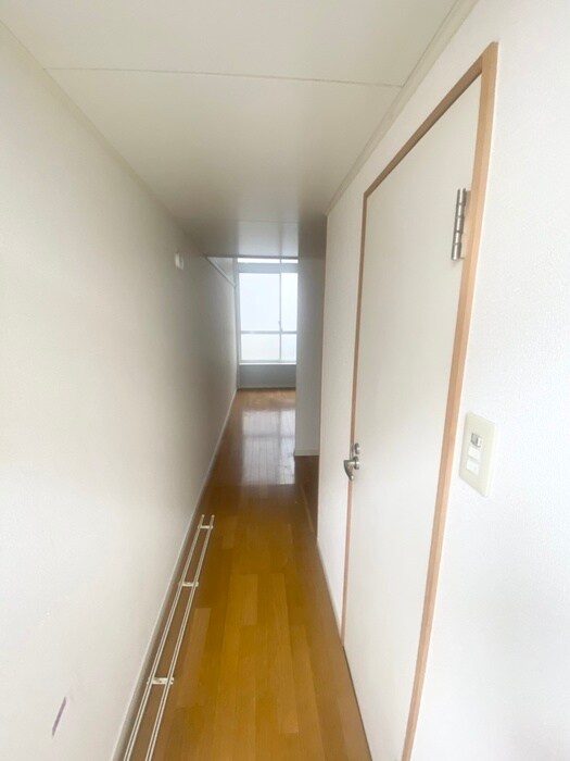 物件内観写真16　(廊下)