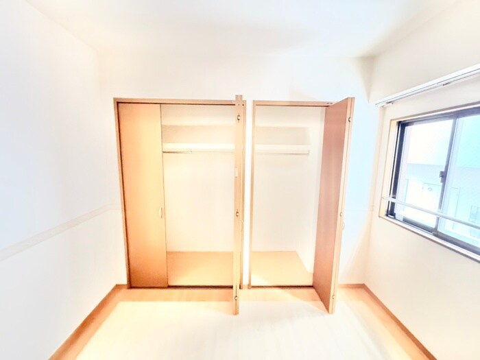 物件内観写真16　(収納)