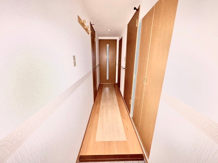 物件内観写真18　(廊下)