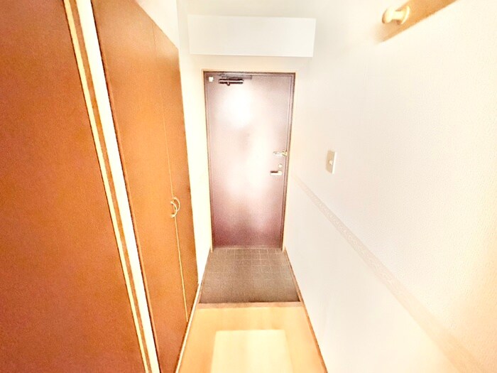 物件内観写真18　(玄関)
