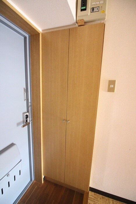 物件内観写真13　(玄関)