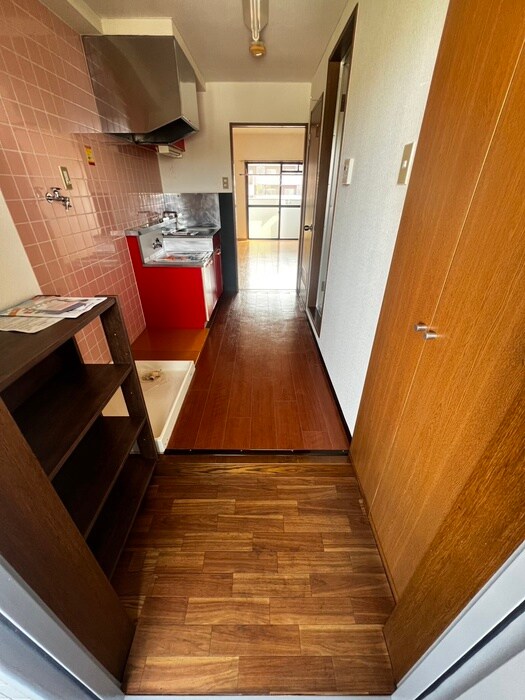 物件内観写真13　(玄関)