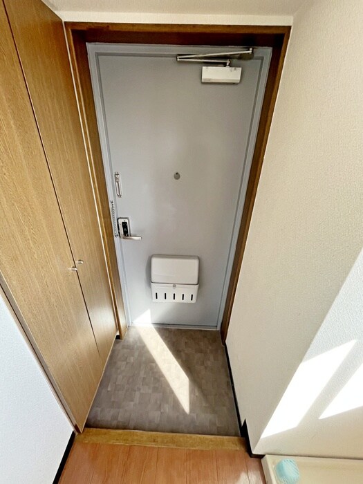 物件内観写真17　(玄関)