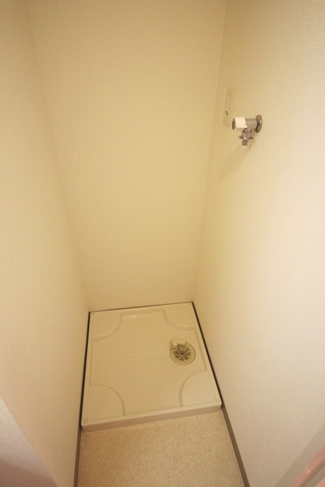 物件内観写真11　(洗濯機置場)