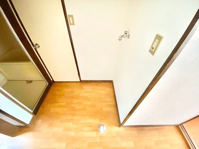 物件内観写真14　(洗濯機置場)