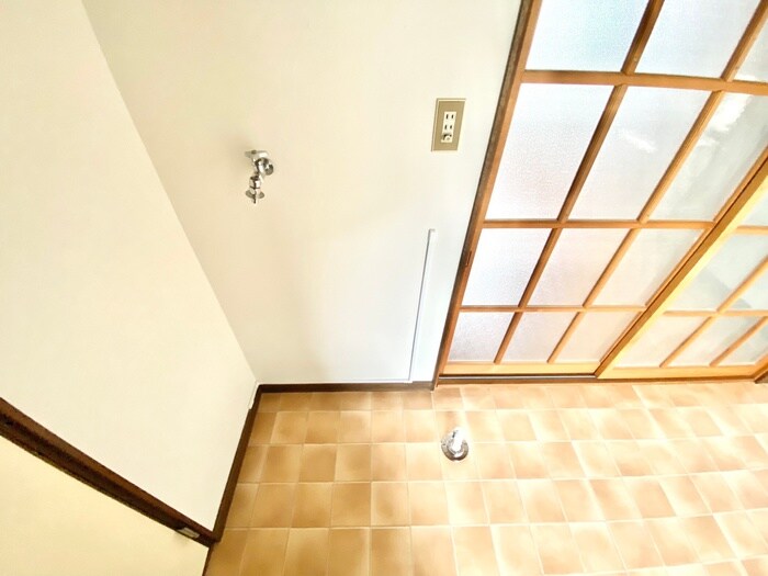 物件内観写真14　(洗濯機置場)