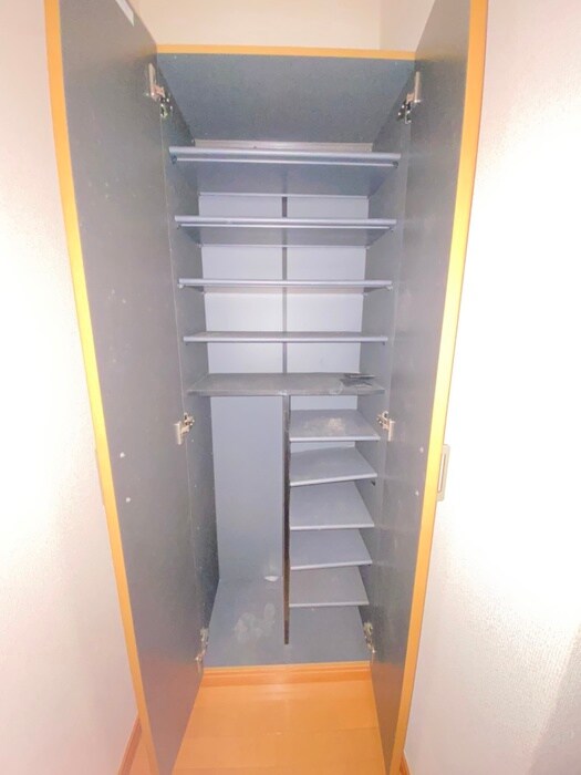 物件内観写真10　(靴箱)
