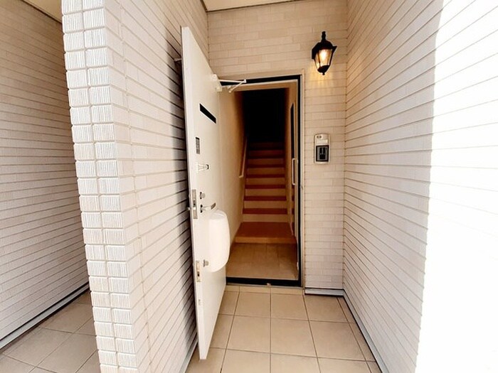 物件内観写真15　(玄関)