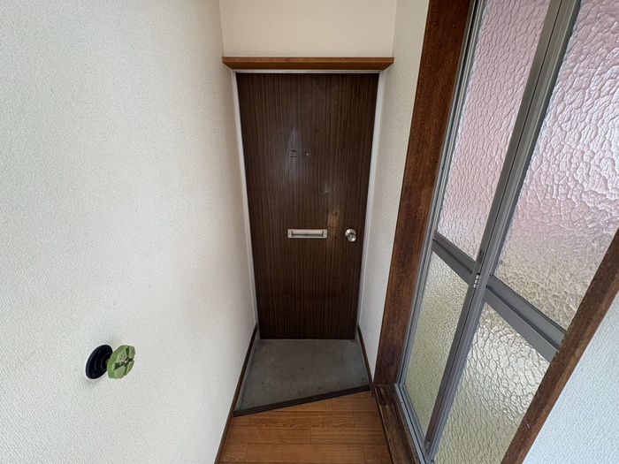 物件内観写真16　(玄関)