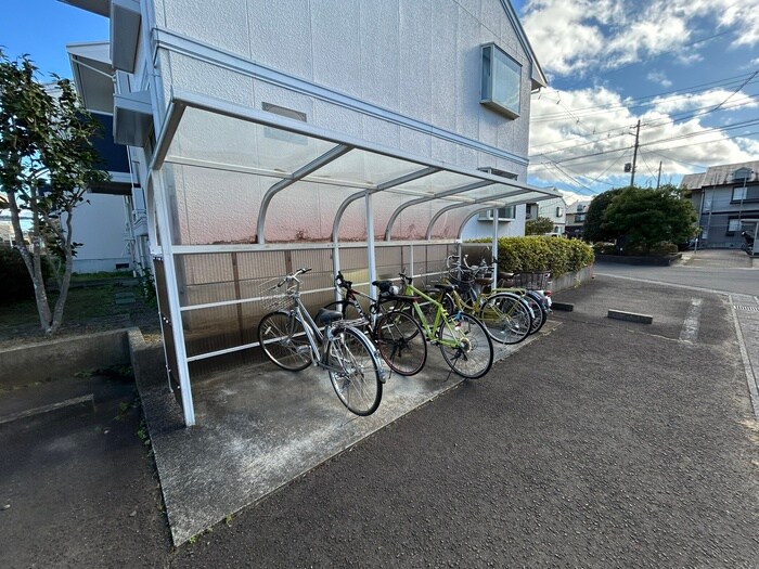 物件外観写真5　(駐輪場)