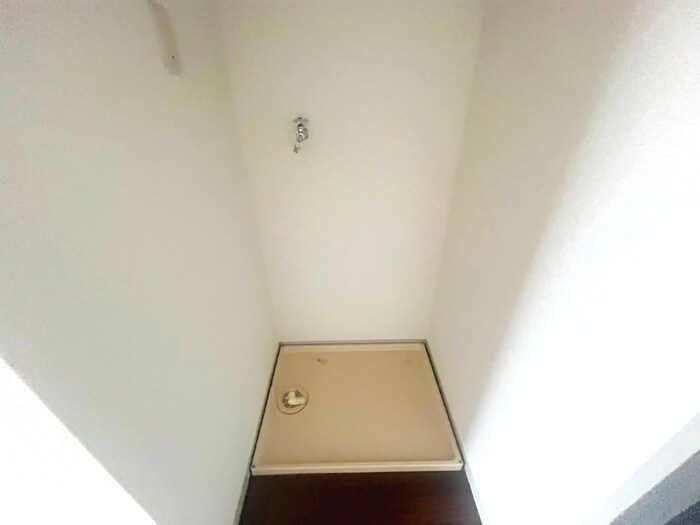 物件内観写真13　(洗濯機置場)