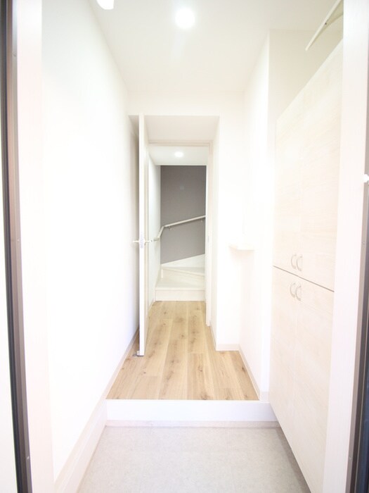 物件内観写真16　(廊下)