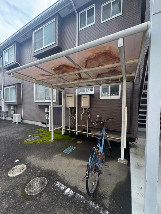 物件外観写真3　(駐輪場)