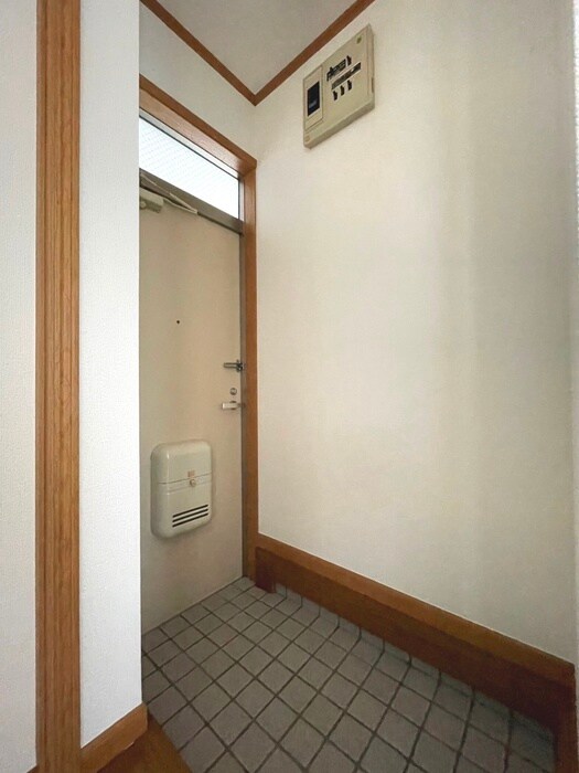 物件内観写真17　(玄関)