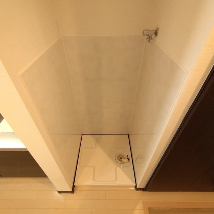 物件内観写真8　(洗濯機置場)