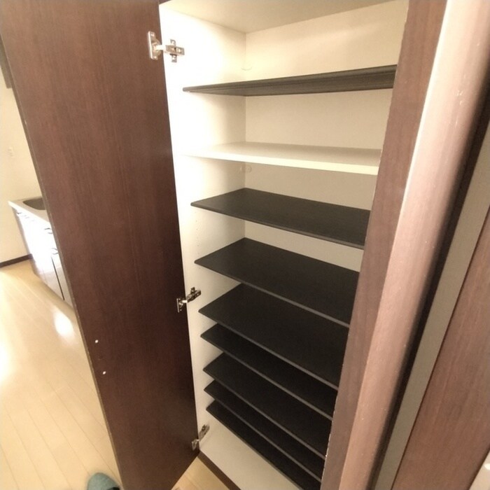 物件内観写真10　(靴箱)