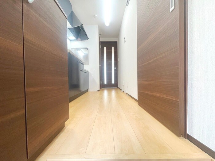 物件内観写真18　(廊下)