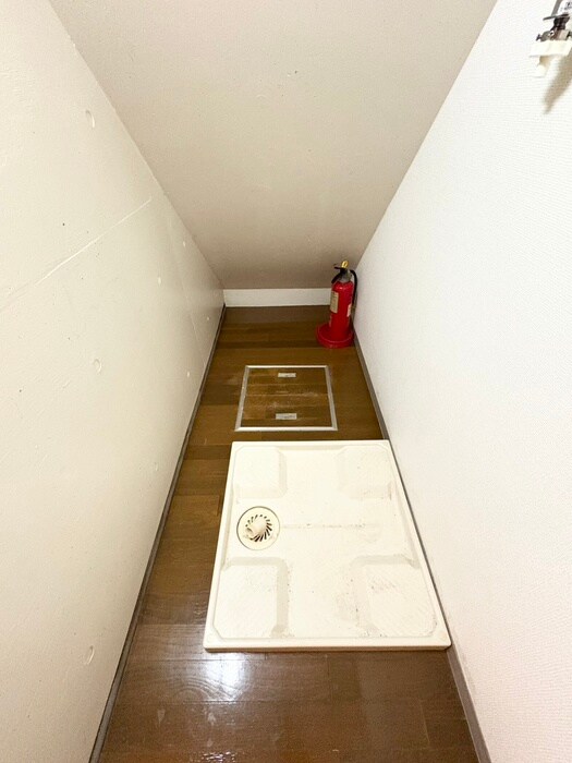 物件内観写真17　(洗濯機置場)