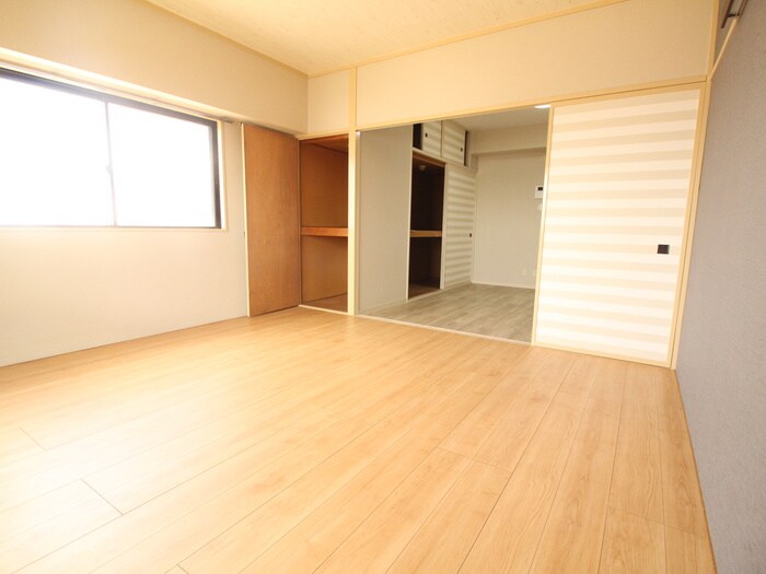 物件内観写真7　(居室)