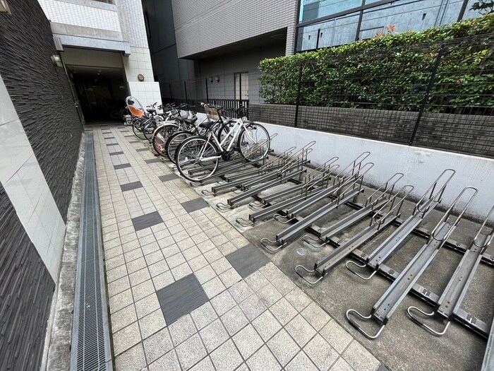 物件外観写真5　(駐輪場)