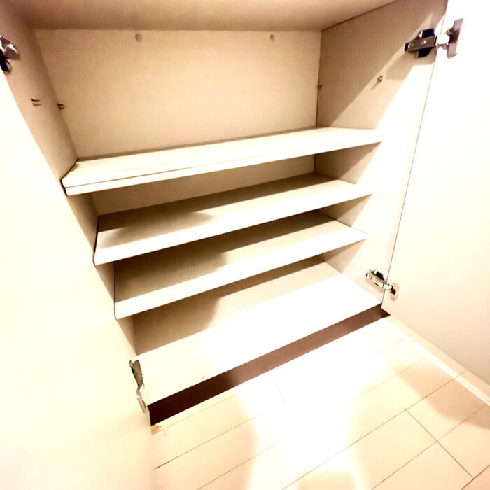 物件内観写真13　(靴箱)