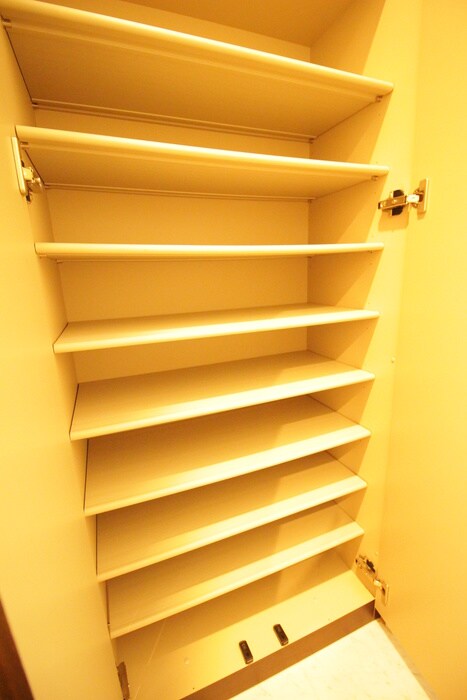 物件内観写真8　(靴箱)