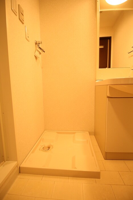 物件内観写真15　(洗濯機置場)