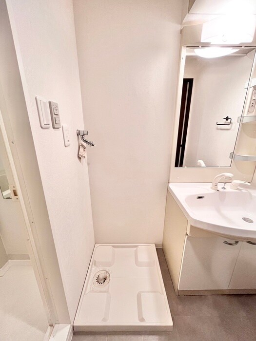 物件内観写真15　(洗濯機置場)