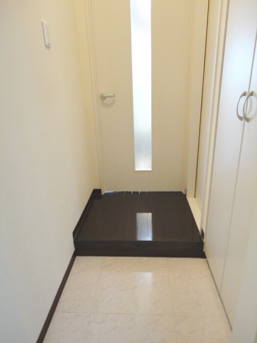 物件内観写真17　(玄関)