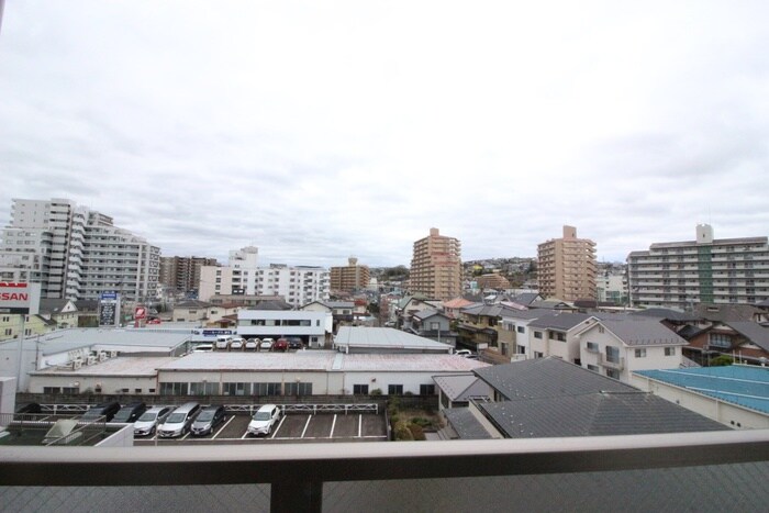 物件内観写真13　(室内からの展望)