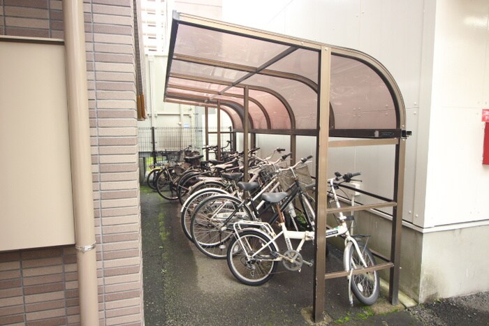 物件外観写真3　(駐輪場)