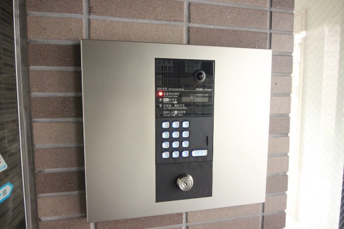 物件外観写真4　(エントランス部分)