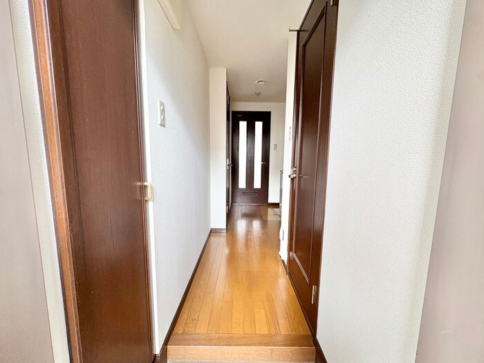 物件内観写真13　(廊下)