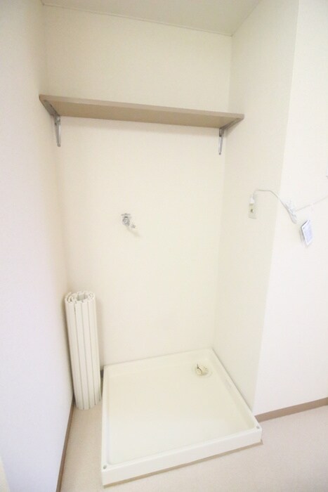 物件内観写真12　(洗濯機置場)