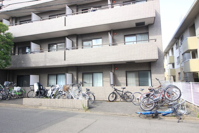 リビングステージ東仙台の駐輪場