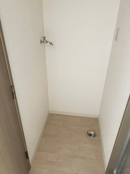 物件内観写真14　(洗濯機置場)