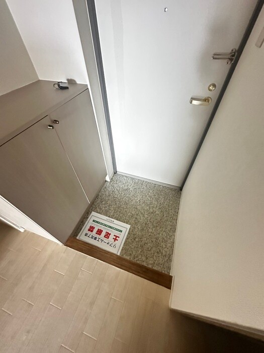 物件内観写真15　(玄関)