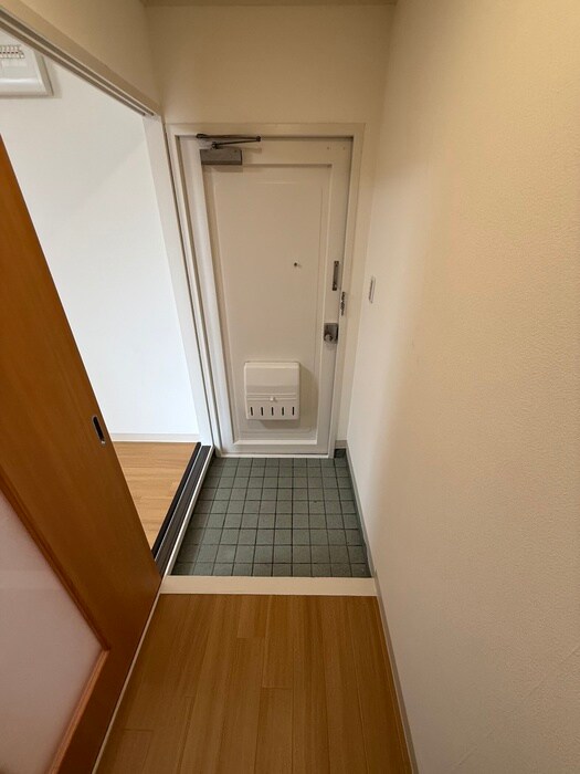 物件内観写真18　(玄関)