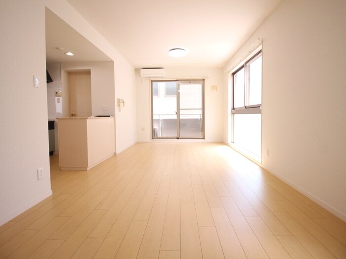 物件内観写真3　(居室)