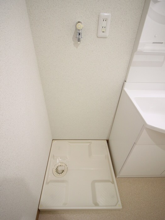 物件内観写真10　(洗濯機置場)